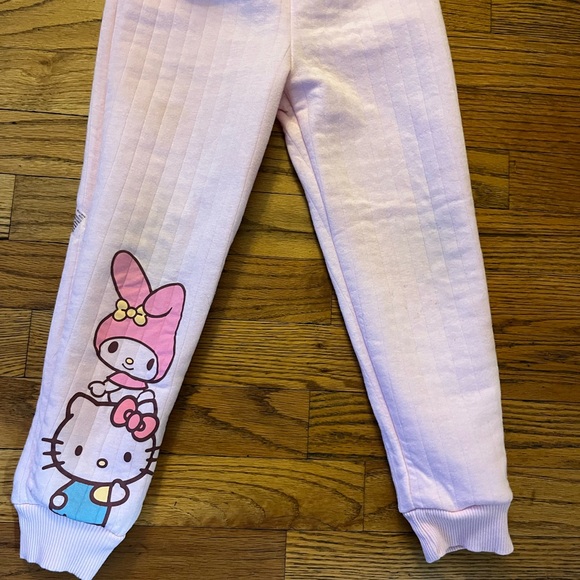 Hello Kitty Light Pink Kids sweatpants Set - Picture 3 of 4